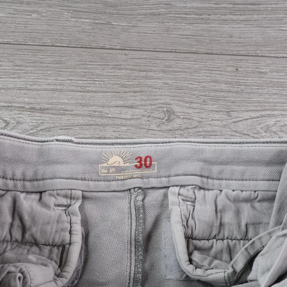 Faherty Shorts Men's Size 30 Gray Cotton Blend Chino Casual Terry Stretch Beach